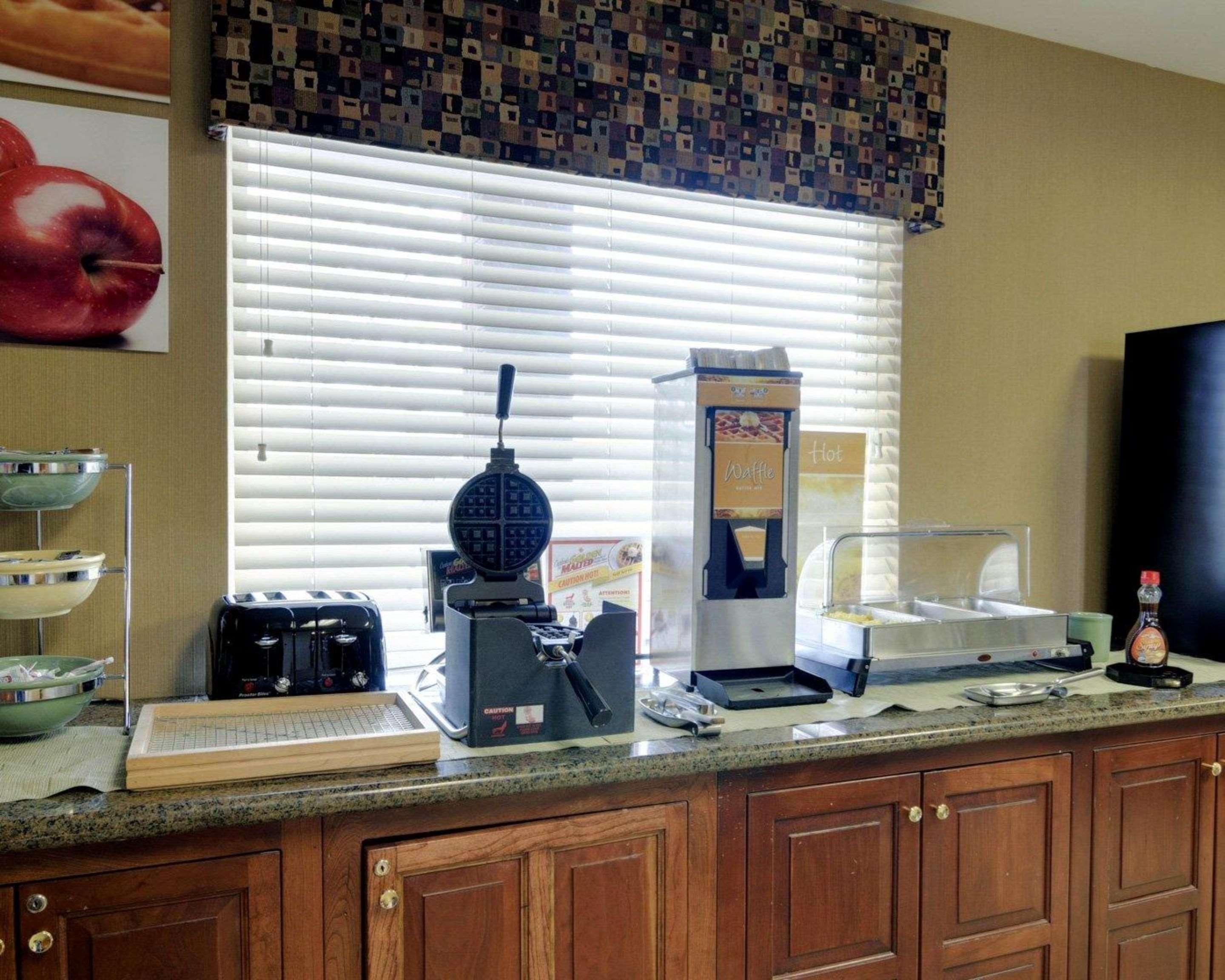 Quality Inn Russellville I-40 Bagian luar foto